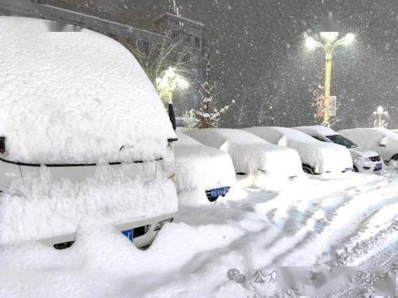 17.8毫米，新疆暴雪！30℃，广东人热哭，为何差异这么大新疆8月下暴雪了吗2024年2月的雪是人工降雪吗